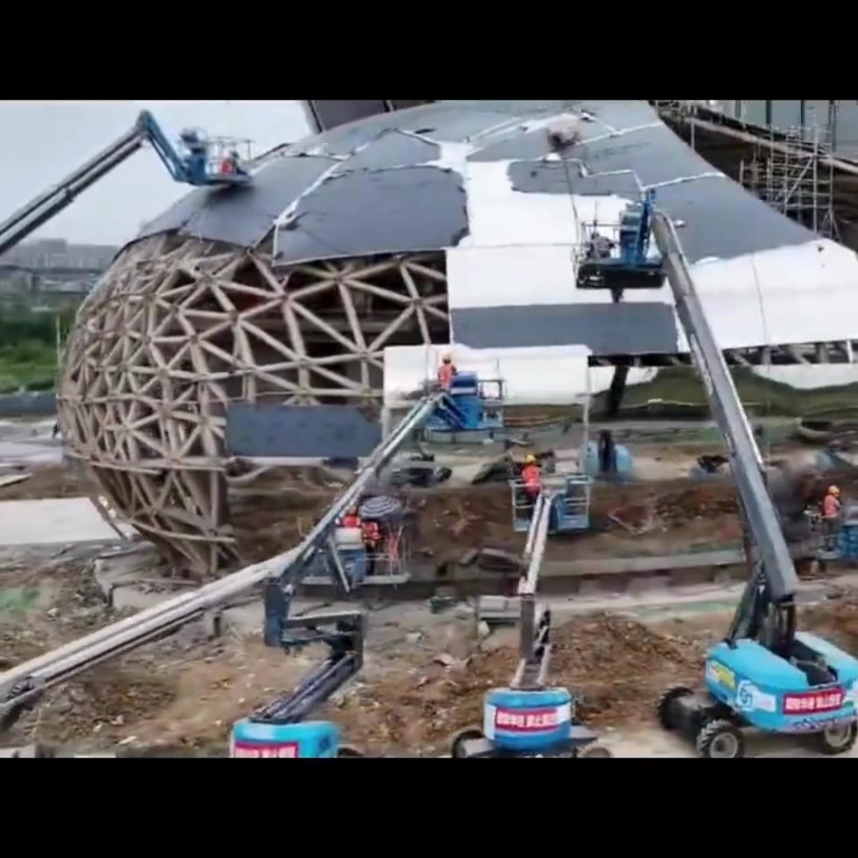 Steel substructure and cherry-picker installation