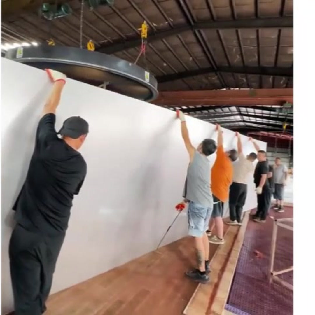Oversized 2m x 8m Mirror Stainless Steel Panels & Columns | ARTDSN production process